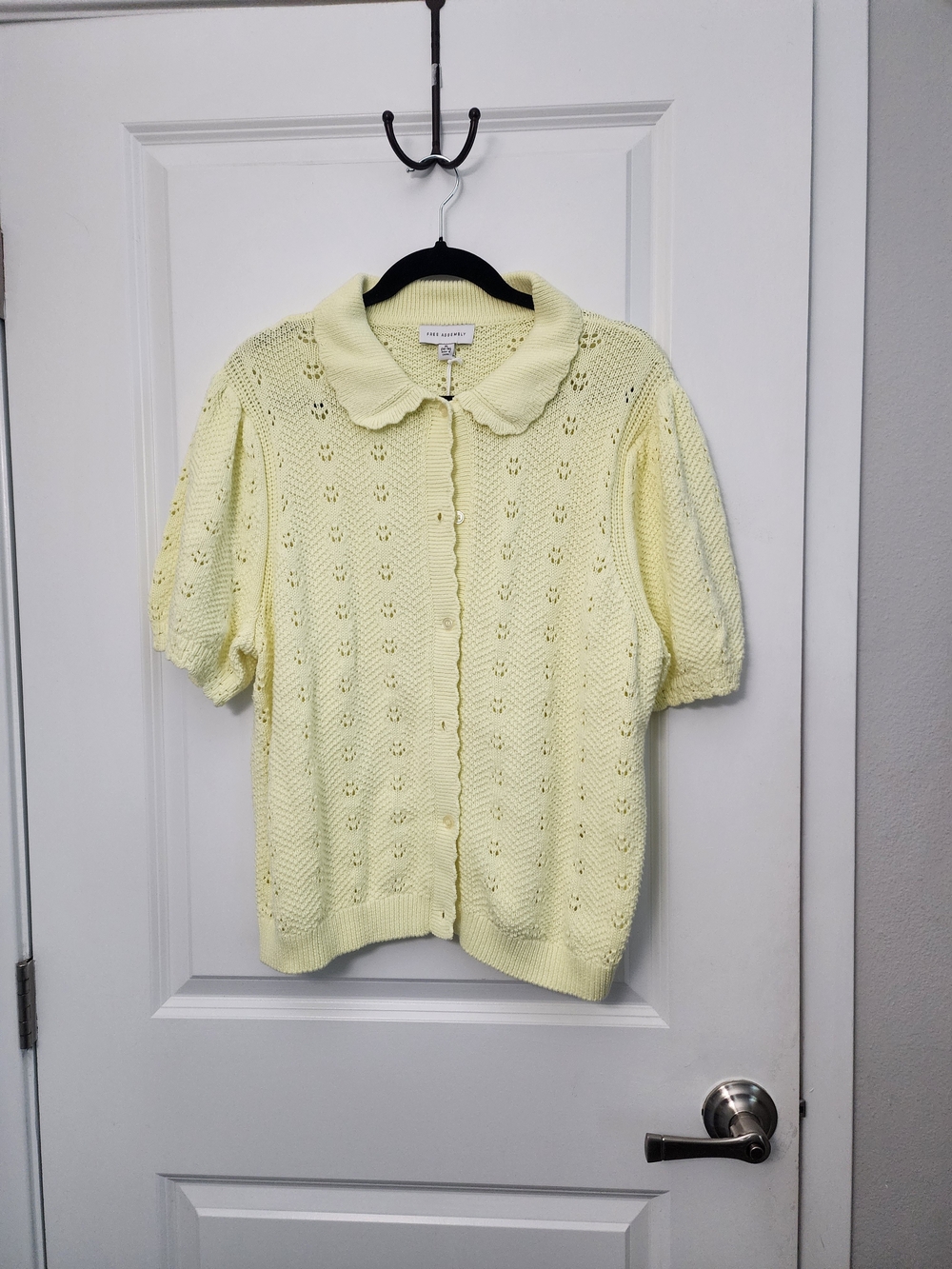 Free Assembly Butter Yellow Knit Peter Pan Collar Cardigan Sweater - Picture 4 of 7